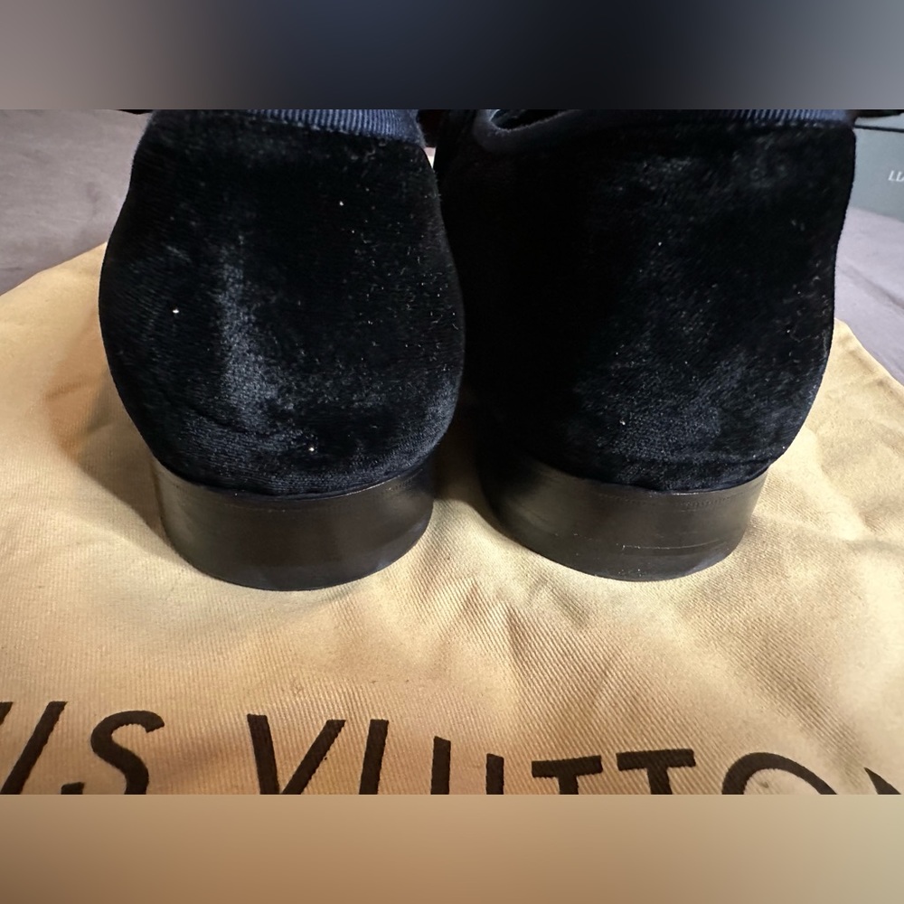 Louis Vuitton Men’s Black Velvet Logo loafer with blue trim EUC - Picture 4 of 6